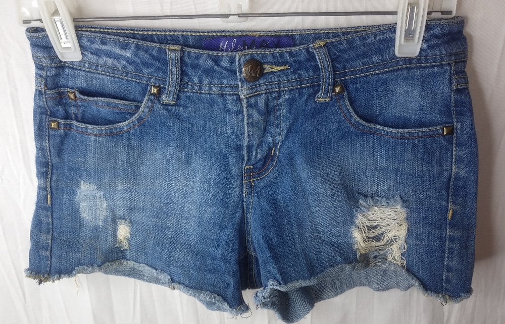 MYLIE CYRUS Max Azria Distressed Jean Shorts 7